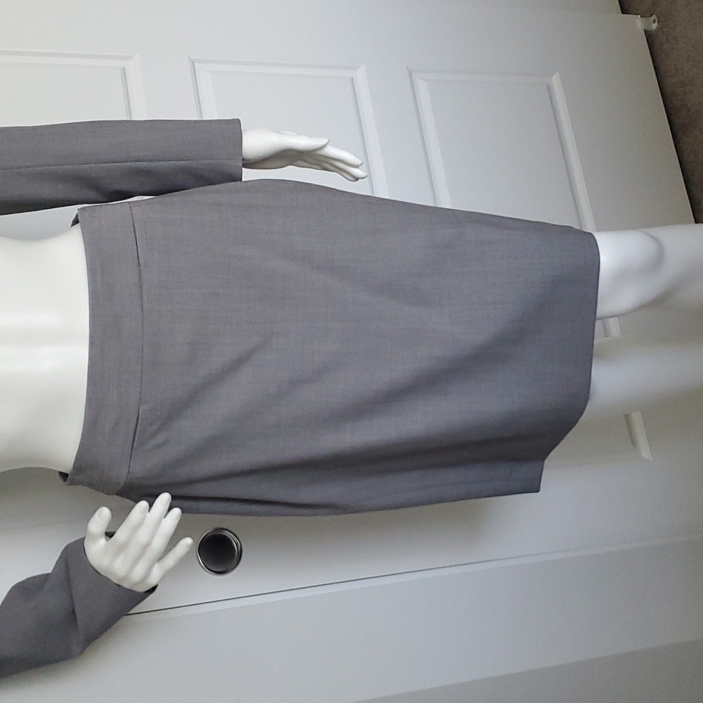 Banana Republic grey skirt